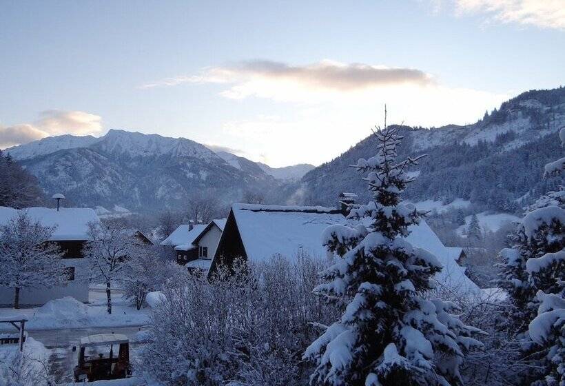 هتل Garni Malerwinkl