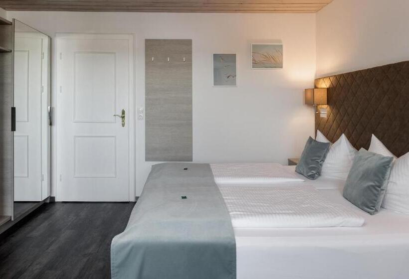 ホテル Garni Möwe Am See