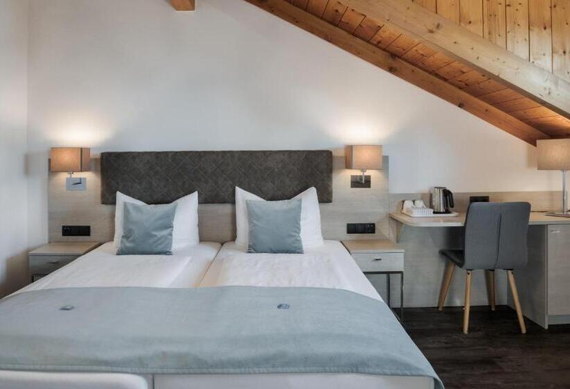 ホテル Garni Möwe Am See