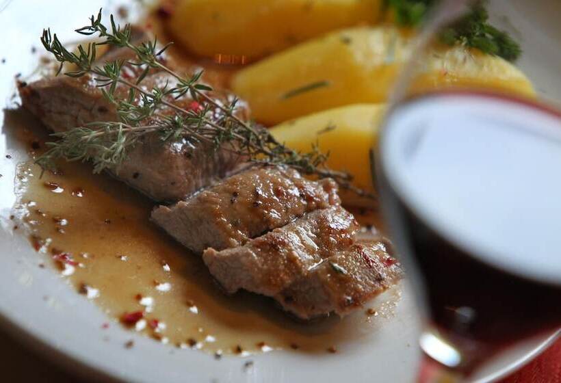 호텔 & Gasthof Zur Linde