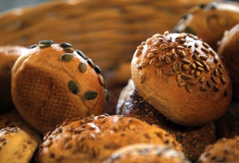 호텔 & Gasthof Zur Linde