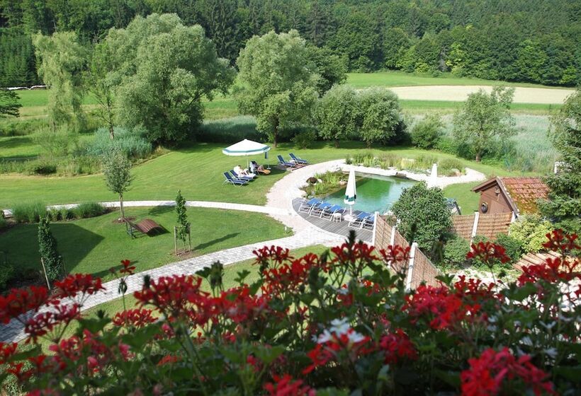 호텔 & Gasthof Zur Linde