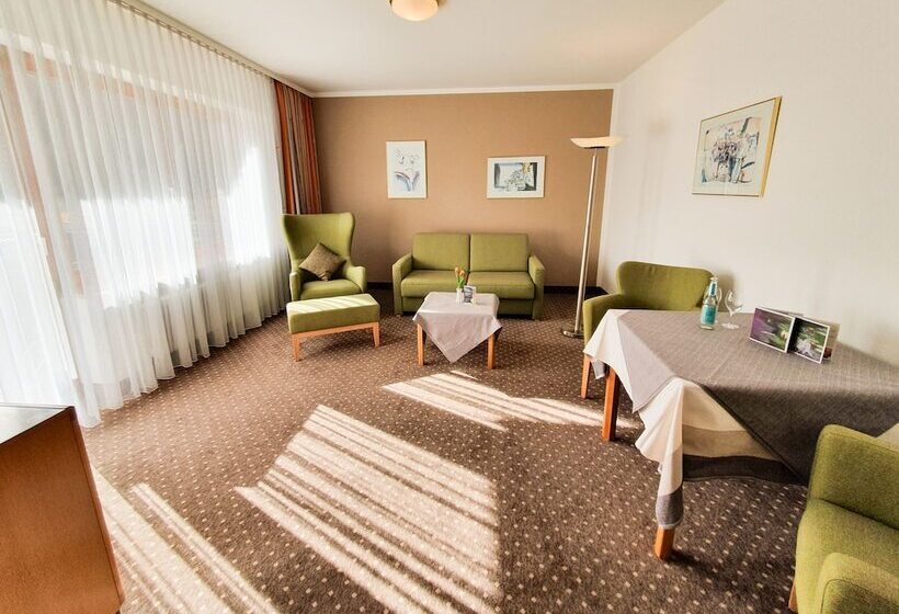 호텔 & Gasthof Zur Linde