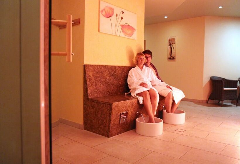 호텔 & Gasthof Zur Linde