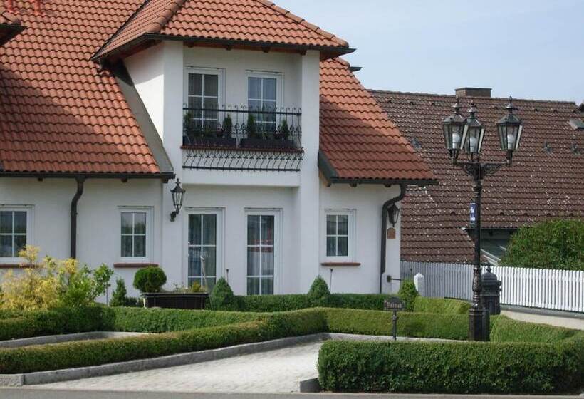 Отель Gäste  Und Boardinghaus Klara Birnbaum