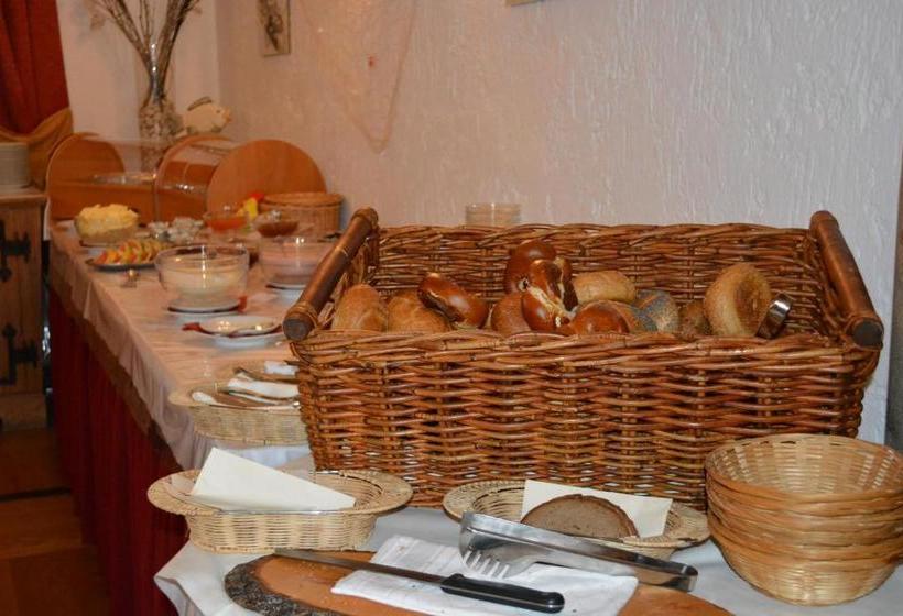 ホテル Gasthof Krone