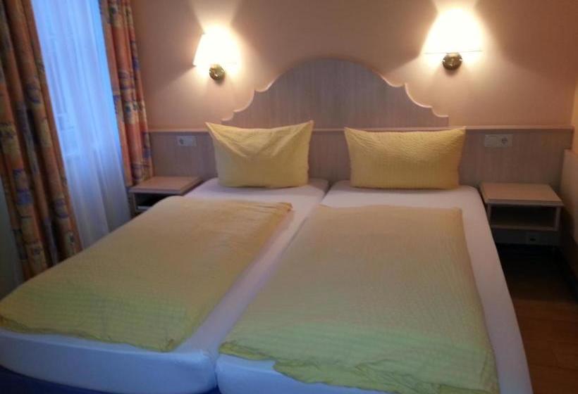 ホテル Gasthof Krone