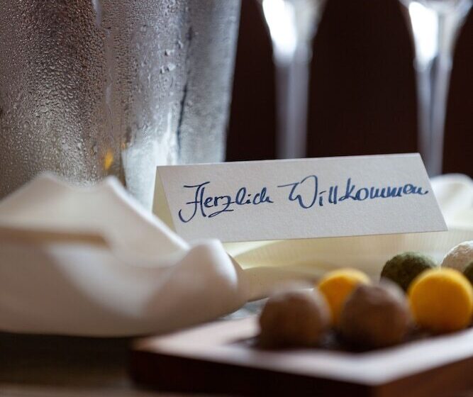 ホテル Kronenschlosschen