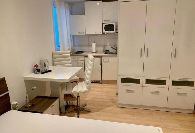 酒店 Marias Inn Bed & Breakfast