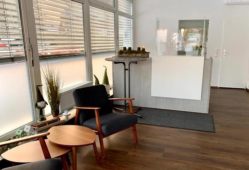 酒店 Marias Inn Bed & Breakfast