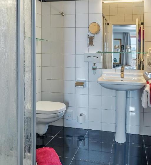 ホテル Neuer Am See