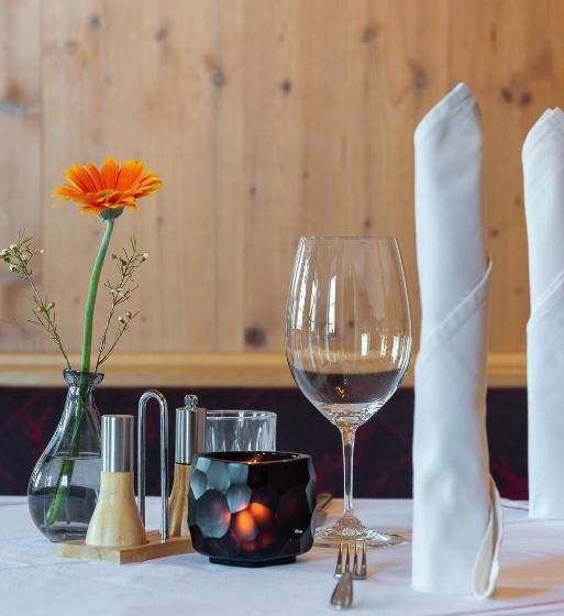 ホテル Neuer Am See