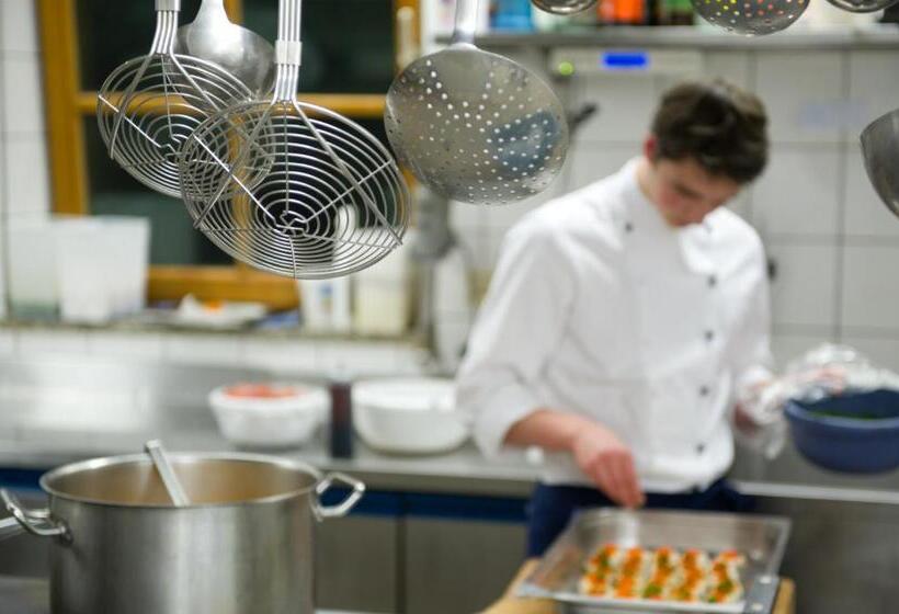 ホテル Neuer Am See