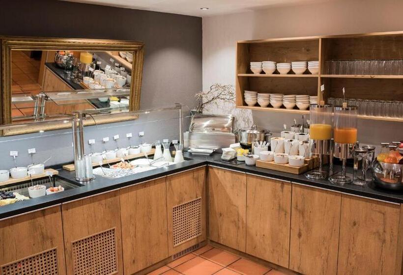 ホテル Neuer Am See