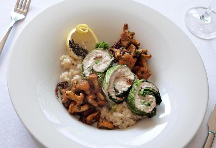 ホテル Neuer Am See