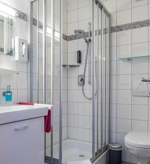 ホテル Neuer Am See