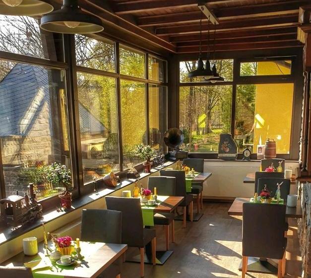 Parkhotel Schwarzenberg   Garni