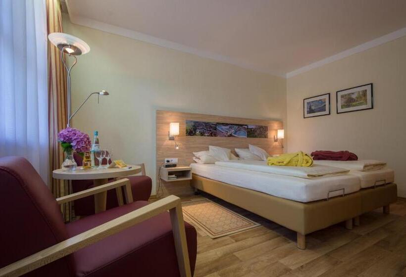 Отель Quellenhof