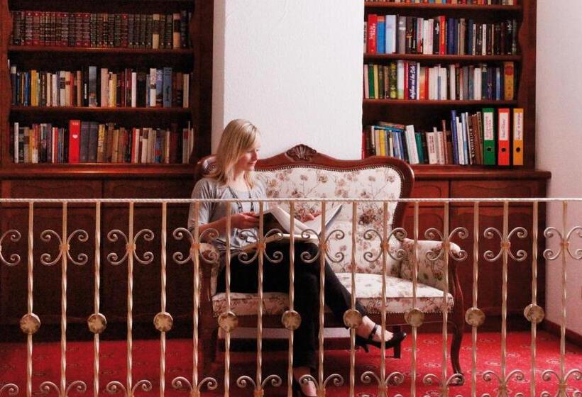 Отель Quellenhof