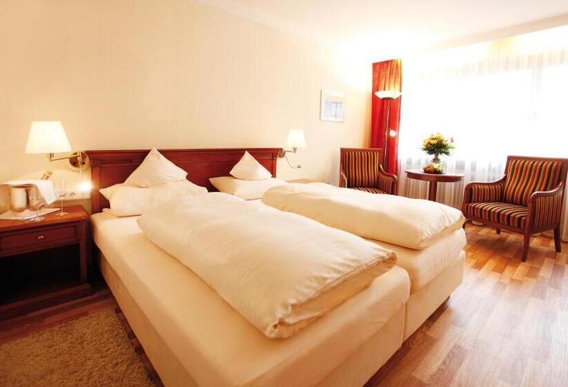 Отель Quellenhof