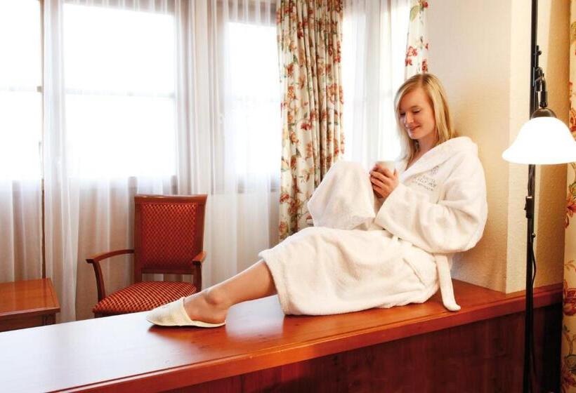 Отель Quellenhof