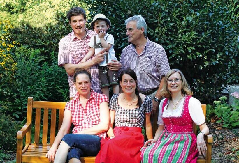 Отель Quellenhof