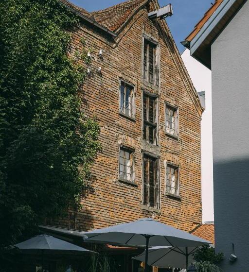 Отель Restaurant Grüner Baum Und Altes Tor