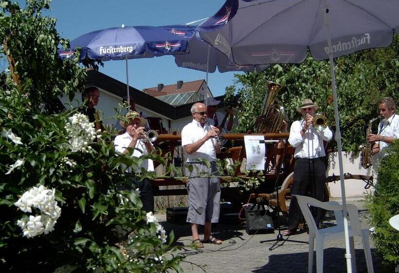 호텔 Restaurant Zum Hirschen