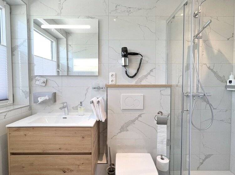 ホテル Schlossblick Chiemsee