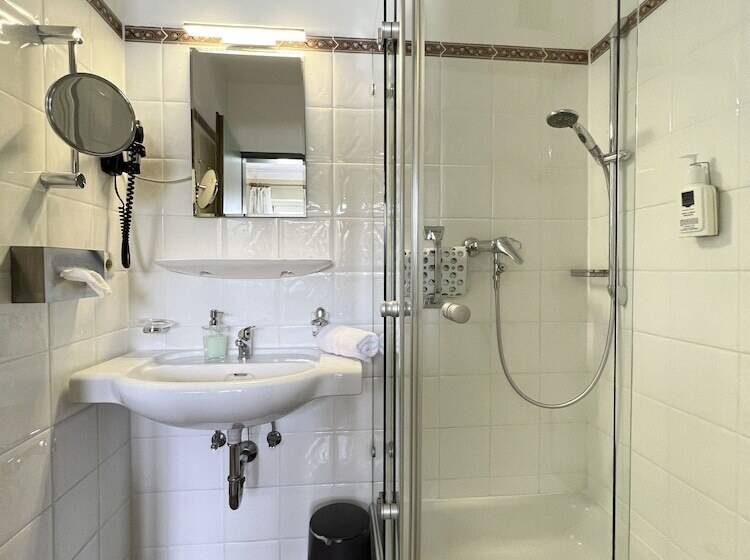 ホテル Schlossblick Chiemsee