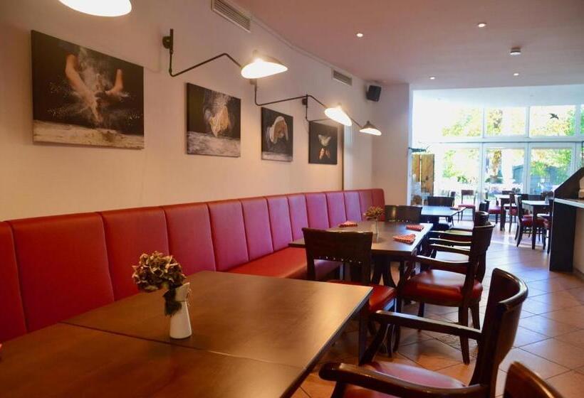 Отель Weinhaus Hoff