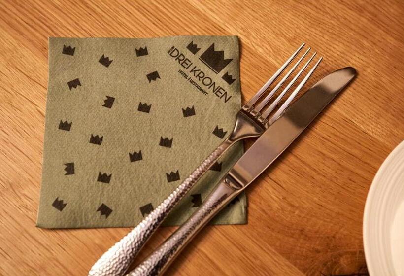 ホテル Zu Den Drei Kronen