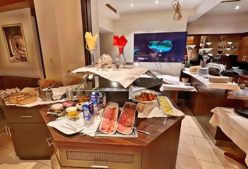 ホテル Zu Den Drei Kronen