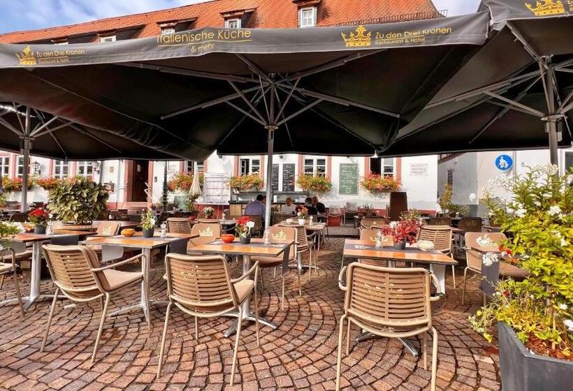ホテル Zu Den Drei Kronen