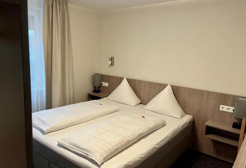 בית מלון כפרי Zum Ritter