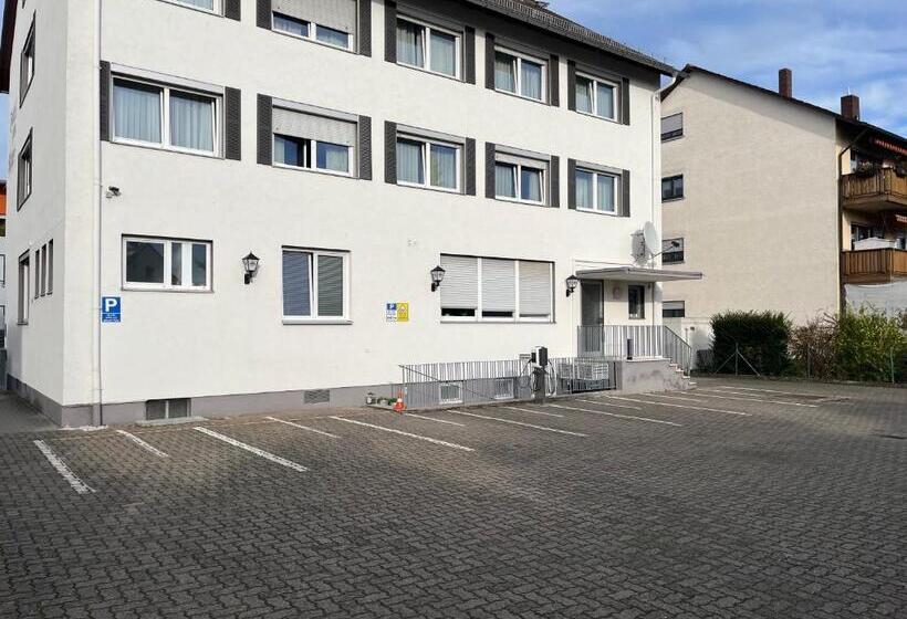 בית מלון כפרי Zum Ritter