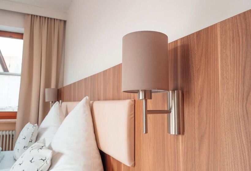 호텔 Postwirt   Gästehaus