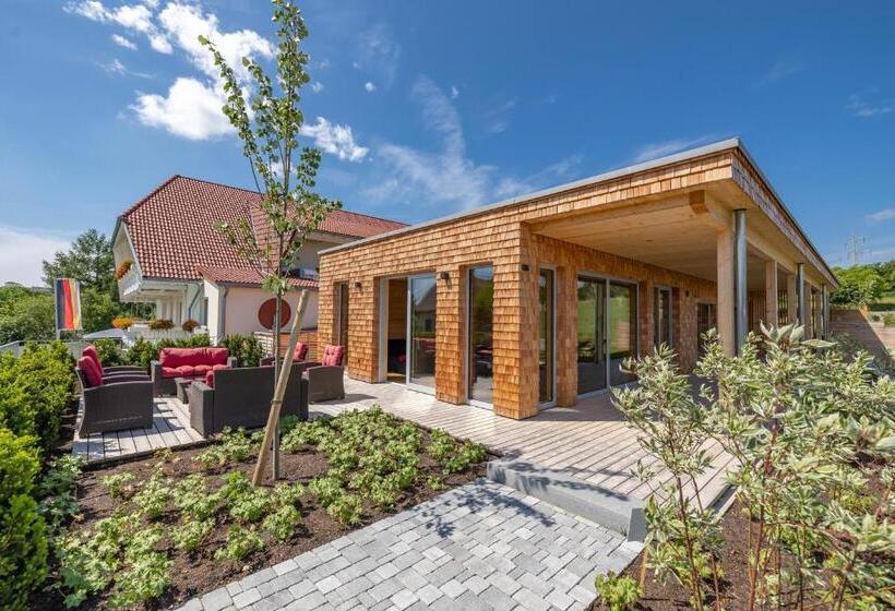 Landhotel Haringerhof Mit Saunawelt Und Naturbadeteich