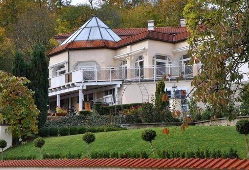 بنسيون Böhler's Landgasthaus