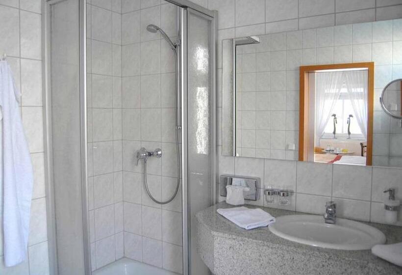 بنسيون Böhler's Landgasthaus