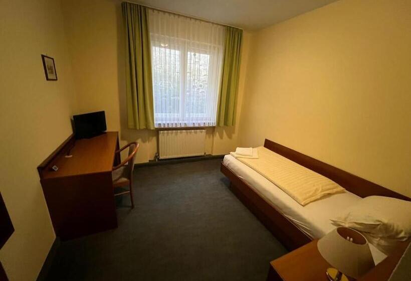 Пансион Gasthof Postbräu Dingolfing