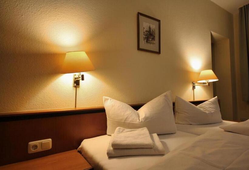 Пансион Gasthof Postbräu Dingolfing