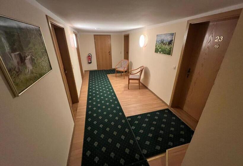 Пансион Gasthof Postbräu Dingolfing