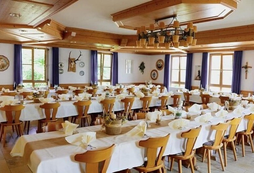 ペンション Gasthof Zum Hirschen