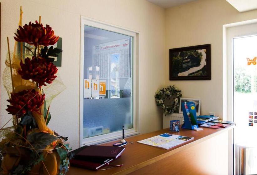 Пансион Gästehaus Zur Kurve