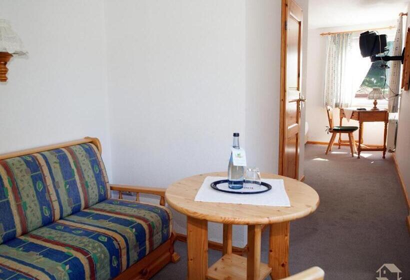 بنسيون Landgasthaus Kurz Hotel & Restaurant Am Feldberg   Schwarzwald