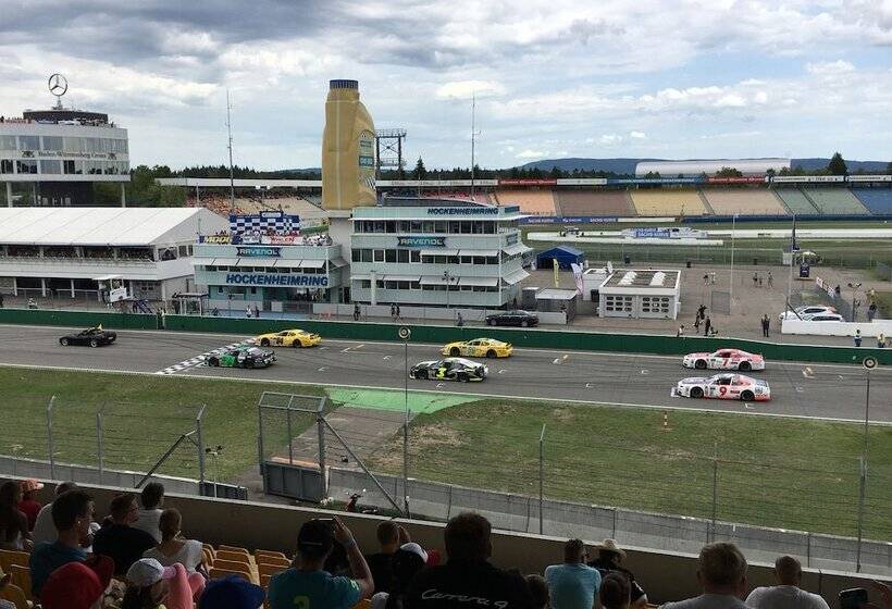 بنسيون Und Restaurant  Gasthaus Zur Pfalz