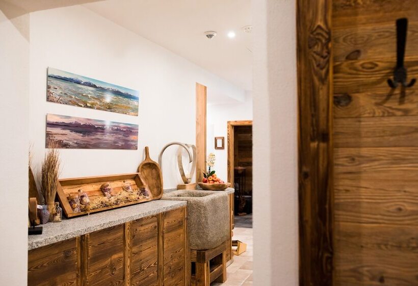 Yachthotel Chiemsee Gmbh