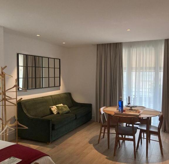 Apartamentos Turísticos La Plaza