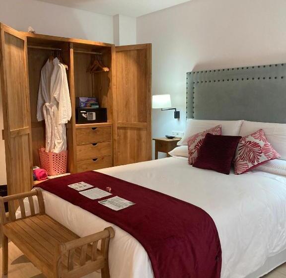 Apartamentos Turísticos La Plaza